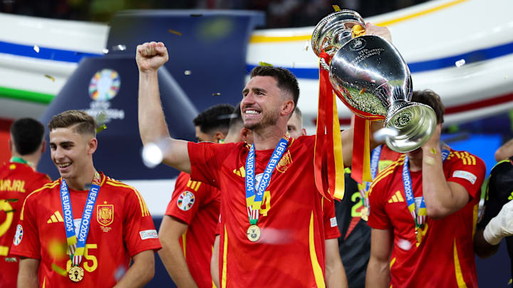 Laporte terminou a Eurocopa como titular e com a taça na mão