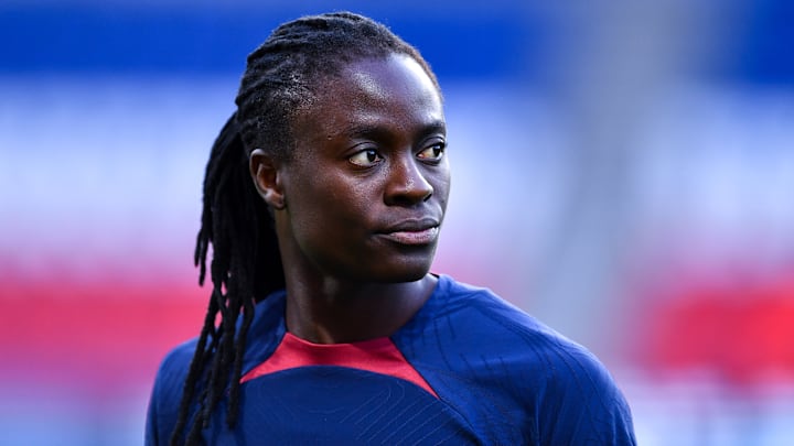 Torschützenkönigin Tabitha Chawinga verstärkt den gefährlichen Sturm von Olympique Lyon Torschützenkönigin Tabitha Chawinga verstärkt den gefährlichen Sturm von Olympique Lyon
