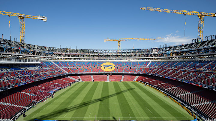Kräne am Camp Nou Kräne am Camp Nou