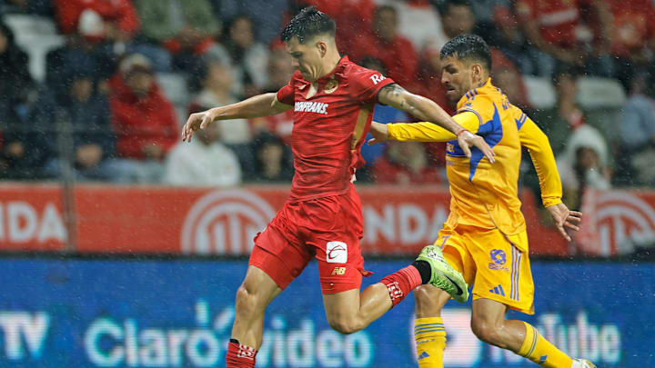 Toluca v Tigres UANL - Torneo Apertura 2025 Liga MX
