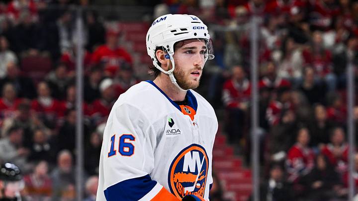 Feb 26, 2026; Montreal, Quebec, CAN; New York Islanders center Marc Gatcomb (16) looks on against the Montreal Canadiens during the second period at Bell Centre. Mandatory Credit: David Kirouac-Imagn Images