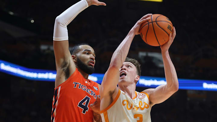 Tennessee Volunteers guard Dalton Knecht (3)