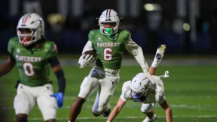 Anderson County's Jayzon Thompson (6) runs the ball against Stone Memorial at Anderson County High School on Friday, November 14, 2025.