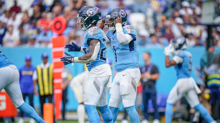 Tennessee Titans quarterback Cam Ward (1) barks out the play during the third quarter against the Los Angeles Rams at Nissan Stadium in Nashville, Tenn., Sunday, Sept. 14, 2025.