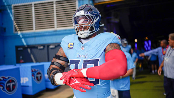 Tennessee Titans defensive tackle Jeffery Simmons (98) heads out for warmups before the game against the Indianapolis Colts at Nissan Stadium in Nashville, Tenn., Sunday, Sept. 21, 2025. Tennessee Titans defensive tackle Jeffery Simmons (98) heads out for warmups before the game against the Indianapolis Colts at Nissan Stadium in Nashville, Tenn., Sunday, Sept. 21, 2025.