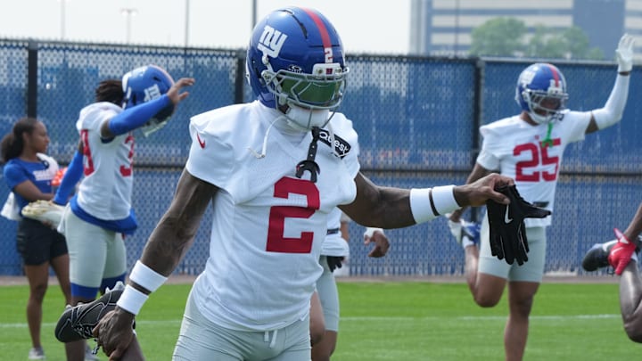 New York Giants Cornerback, Deonte Banks (2)