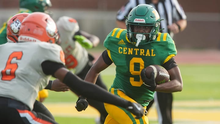 Memphis Central takes on Memphis University on Friday night at 7:00 p.m. 