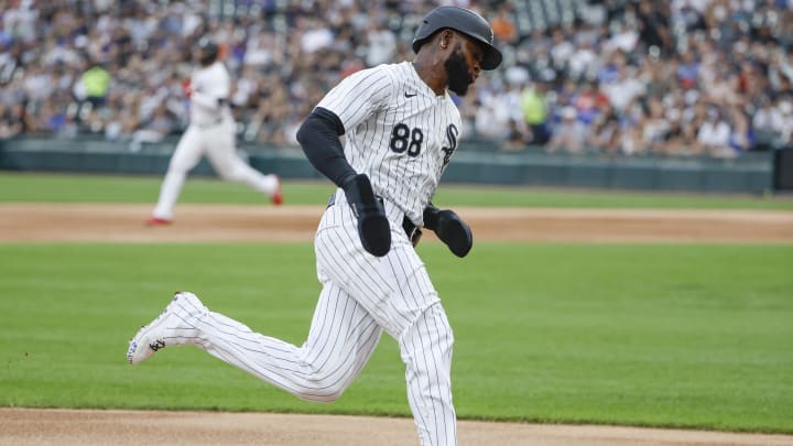Jun 25, 2024; Chicago, Illinois, USA; Chicago White Sox outfielder Luis Robert Jr. (88) runs to score against the Los Angeles Dodgers during the first inning at Guaranteed Rate Field. Mandatory Credit: Kamil Krzaczynski-USA TODAY Sports Jun 25, 2024; Chicago, Illinois, USA; Chicago White Sox outfielder Luis Robert Jr. (88) runs to score against the Los Angeles Dodgers during the first inning at Guaranteed Rate Field. Mandatory Credit: Kamil Krzaczynski-USA TODAY Sports