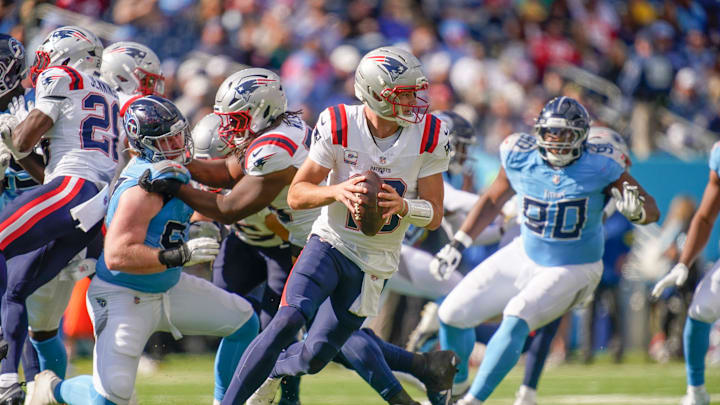 New England Patriots quarterback Drake Maye (10) looks for a receiver during the fourth quarter against the Tennessee Titans at Nissan Stadium in Nashville, Tenn., Sunday, Oct. 19, 2025. New England Patriots quarterback Drake Maye (10) looks for a receiver during the fourth quarter against the Tennessee Titans at Nissan Stadium in Nashville, Tenn., Sunday, Oct. 19, 2025.