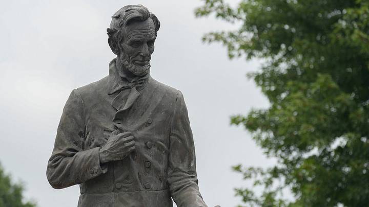A statue of Abraham Lincoln in Springfield, Illinois. A statue of Abraham Lincoln in Springfield, Illinois.