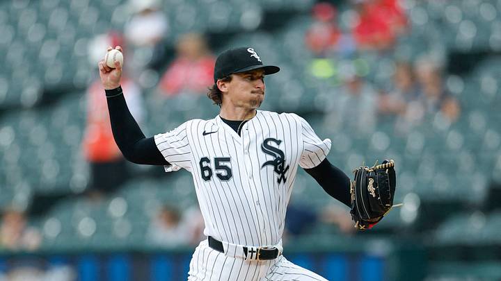 Aug 13, 2026; Chicago, Illinois, USA; Chicago White Sox starting pitcher Davis Martin (65) delivers a pitch against the Cincinnati Reds during the first inning at Rate Field. Mandatory Credit: Kamil Krzaczynski-Imagn Images
