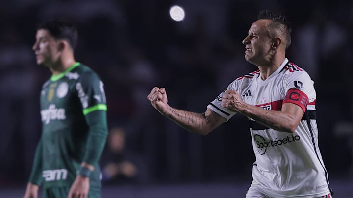 Rafinha anotou um golaço que decidiu o Choque-Rei do Morumbi