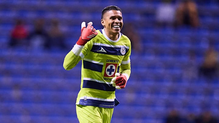 Kevin Mier, Cruz Azul. Kevin Mier, Cruz Azul.