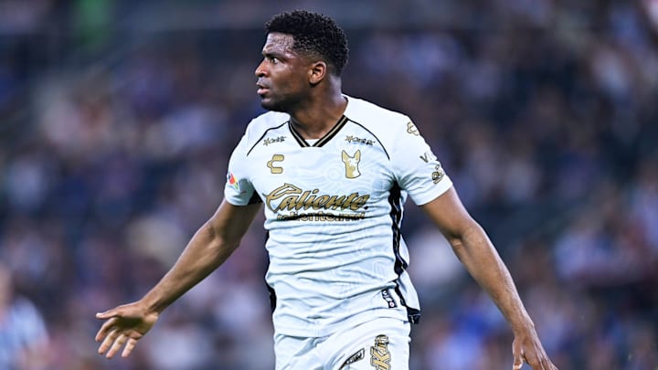 La Pantera Zúñiga firmó con Club América La Pantera Zúñiga firmó con Club América