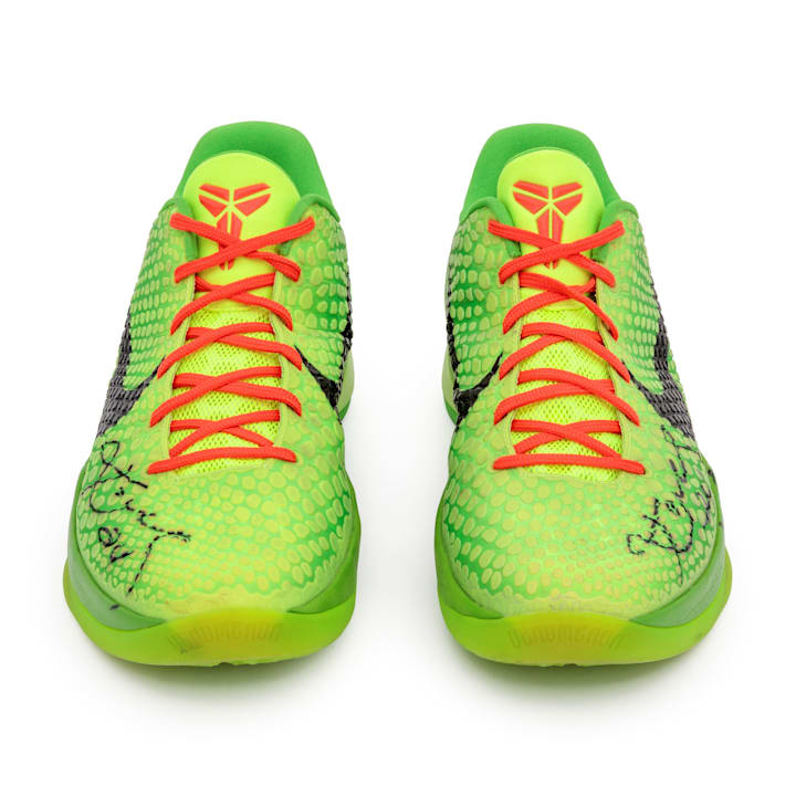 kobe bryant grinch 6
