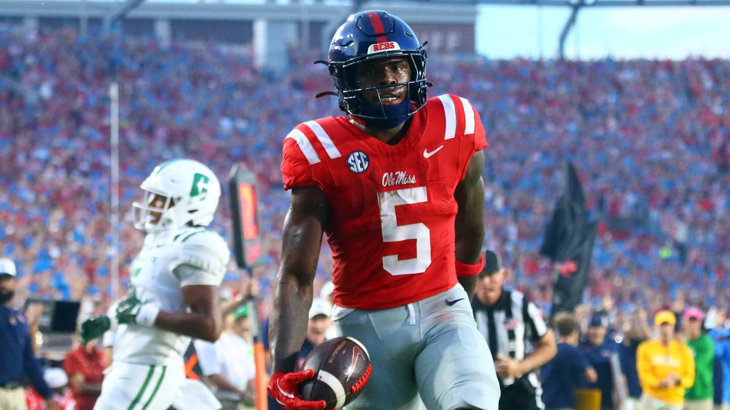 Where Ole Miss Ranks in New AP Top 25 Before Facing LSU