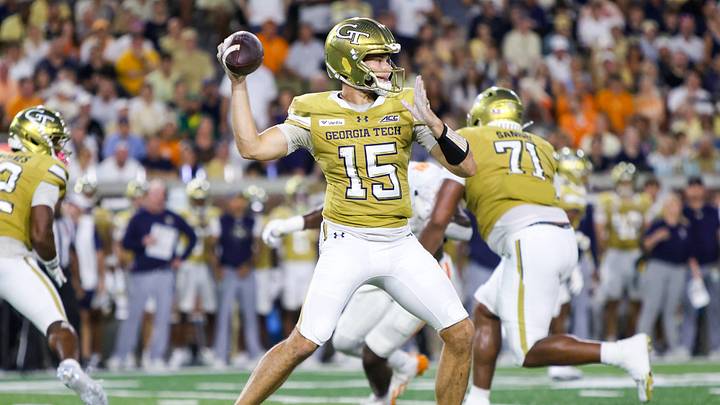 Sep 12, 2026; Atlanta, Georgia, USA; Georgia Tech Yellow Jackets quarterback Alberto Mendoza (15) throws a pass against the Tennessee Volunteers in the second quarter at Bobby Dodd Stadium at Hyundai Field. Mandatory Credit: Brett Davis-Imagn Images Sep 12, 2026; Atlanta, Georgia, USA; Georgia Tech Yellow Jackets quarterback Alberto Mendoza (15) throws a pass against the Tennessee Volunteers in the second quarter at Bobby Dodd Stadium at Hyundai Field. Mandatory Credit: Brett Davis-Imagn Images