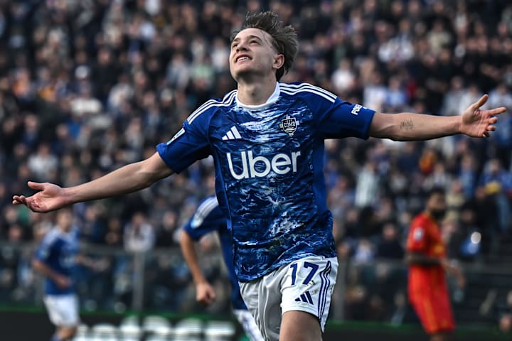 Jesús Rodríguez celebrating.