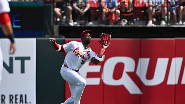 Sep 13, 2026; St. Louis, Missouri, USA; St. Louis Cardinals right fielder Jordan Walker (18) catches a fly ball from Chicago White Sox third baseman Miguel Vargas (20) during the sixth inning at Busch Stadium. Mandatory Credit: Jeff Le-Imagn Images Sep 13, 2026; St. Louis, Missouri, USA; St. Louis Cardinals right fielder Jordan Walker (18) catches a fly ball from Chicago White Sox third baseman Miguel Vargas (20) during the sixth inning at Busch Stadium. Mandatory Credit: Jeff Le-Imagn Images