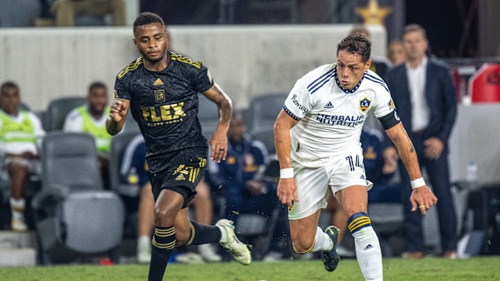 Javier Hernández en un partido entre el LAFC y el LA Galaxy.