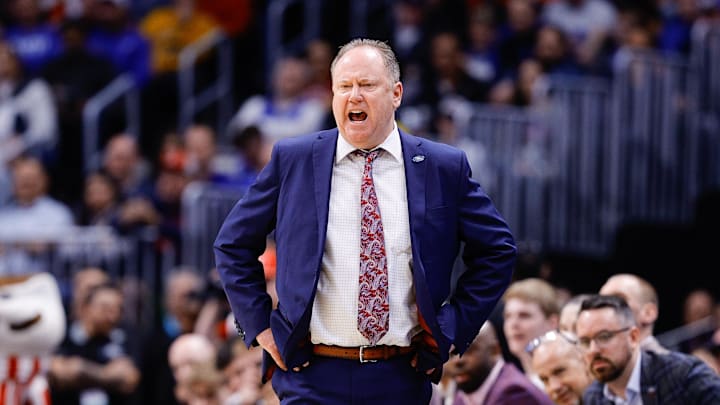 Wisconsin Badgers head coach Greg Gard