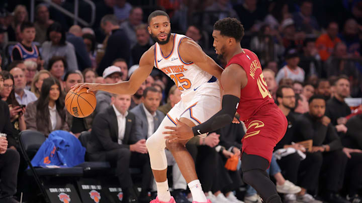 Oct 22, 2025; New York, New York, USA; New York Knicks guard Mikal Bridges (25) controls the ball against Cleveland Cavaliers guard Donovan Mitchell (45) during the first quarter at Madison Square Garden. Mandatory Credit: Brad Penner-Imagn Images Oct 22, 2025; New York, New York, USA; New York Knicks guard Mikal Bridges (25) controls the ball against Cleveland Cavaliers guard Donovan Mitchell (45) during the first quarter at Madison Square Garden. Mandatory Credit: Brad Penner-Imagn Images