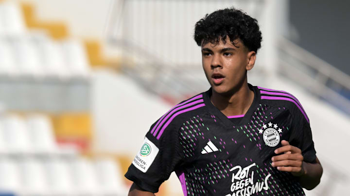 Adam Aznou könnte für die Bayern-Profis debütieren