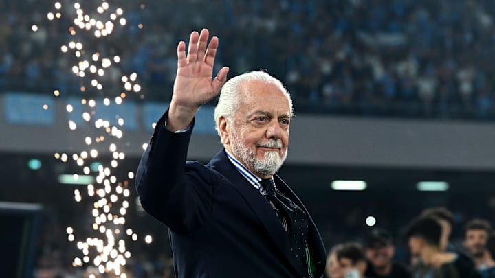 De Laurentiis pourrait ramener une star de Ligue 1 à Naples. De Laurentiis pourrait ramener une star de Ligue 1 à Naples.