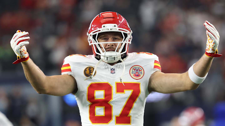Nov 27, 2025; Arlington, Texas, USA; Kansas City Chiefs tight end Travis Kelce (87) warms up prior to the game against the Dallas Cowboys at AT&T Stadium.