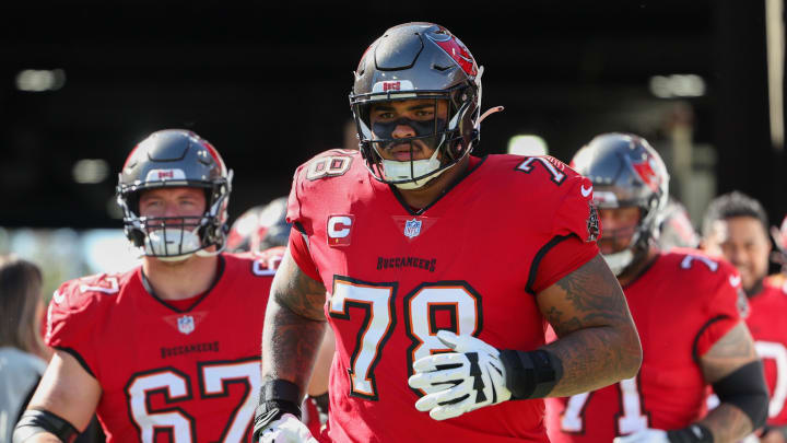 Dec 31, 2023; Tampa, Florida, USA; Tampa Bay Buccaneers offensive tackle Tristan Wirfs (78) warms Dec 31, 2023; Tampa, Florida, USA; Tampa Bay Buccaneers offensive tackle Tristan Wirfs (78) warms