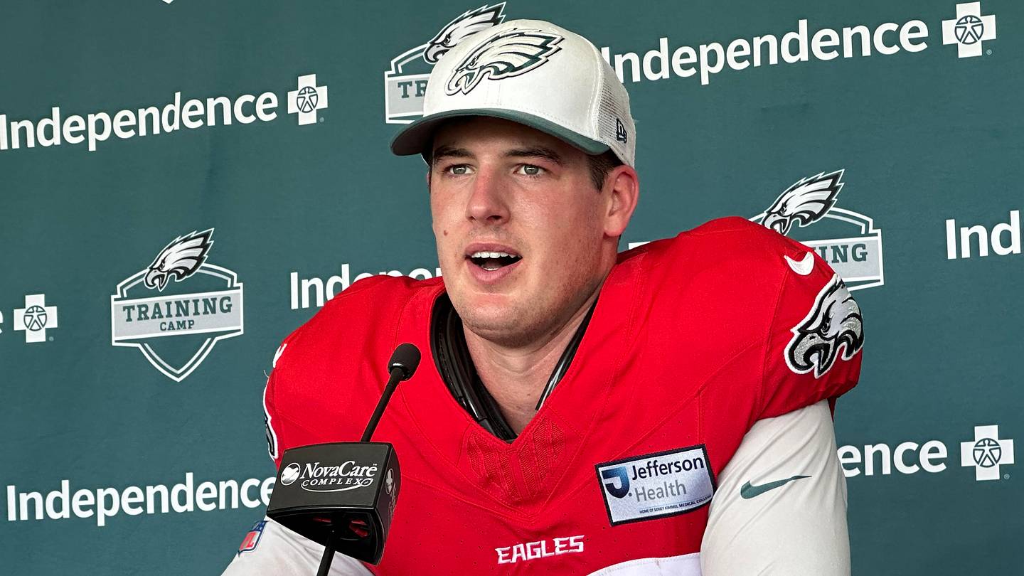 Eagles QB Flexibility Could Be Enticing For Cardinals