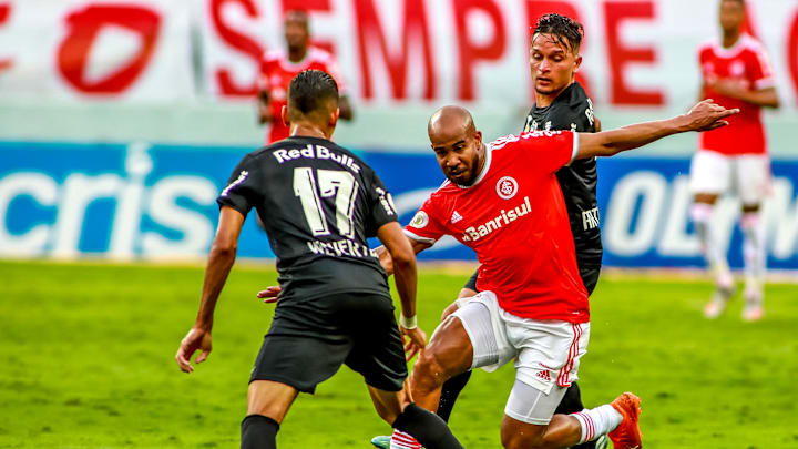 Internacional e Red Bull Bragantino fazem "jogo de seis pontos" no  Brasileirão