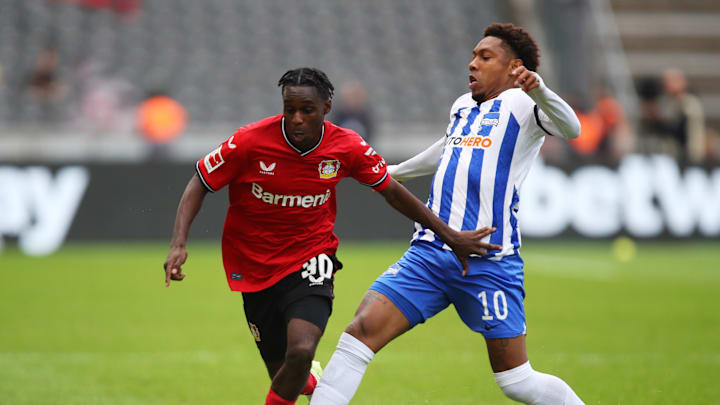 Jean-Paul Boetius hat die Fußballschuhe wieder an