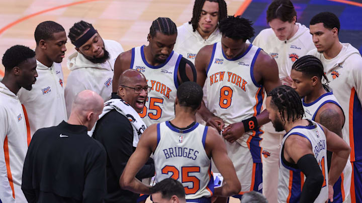 Jan 2, 2026; New York, New York, USA; New York Knicks head coach Mike Brown addresses the team prior to the start of the game against the Atlanta Hawks at Madison Square Garden. Mandatory Credit: Wendell Cruz-Imagn Images Jan 2, 2026; New York, New York, USA; New York Knicks head coach Mike Brown addresses the team prior to the start of the game against the Atlanta Hawks at Madison Square Garden. Mandatory Credit: Wendell Cruz-Imagn Images