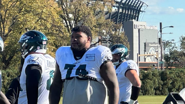 Eagles OT Fred Johnson at practice on Oct. 16, 2024