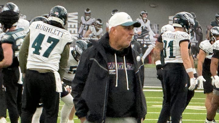 Eagles DC Vic Fangio during an indoor practice leading up to Week 17 in Buffalo.