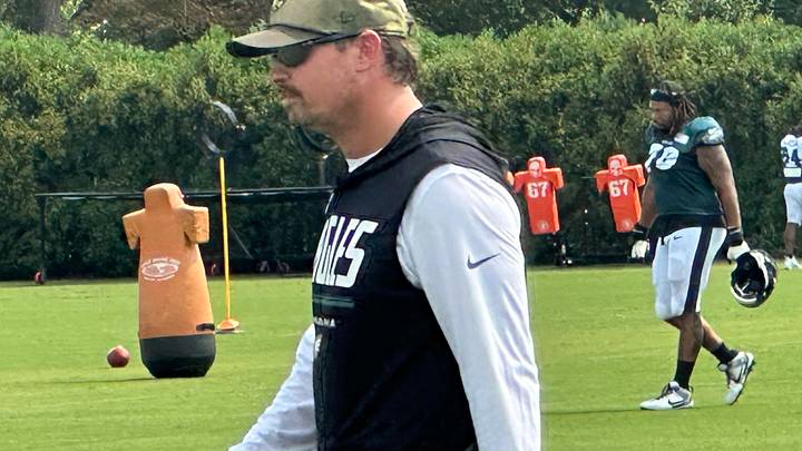 Eagles passing game coordinator Josh Grizzard