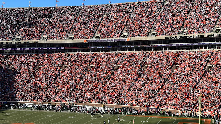 South Carolina Gamecocksattempts a comeback late in the fourth quarter against the Clemson Tigers. South Carolina Gamecocksattempts a comeback late in the fourth quarter against the Clemson Tigers.