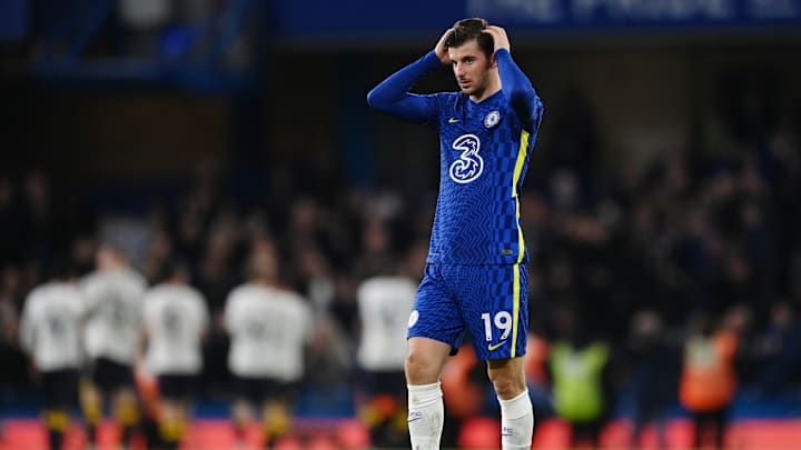 Mount holds his hands to his head Mount holds his hands to his head