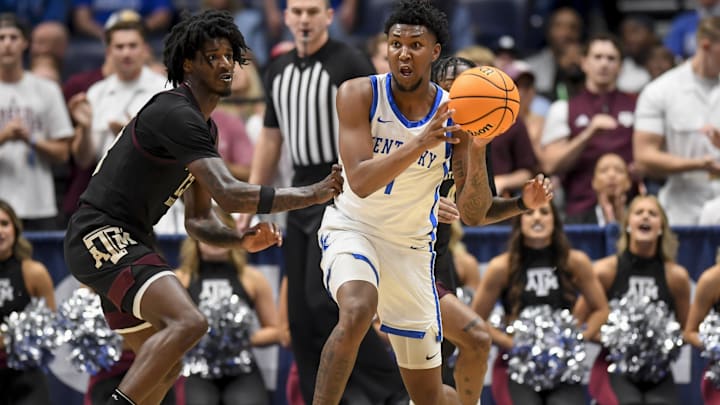 Mar 15, 2024; Nashville, TN, USA; Kentucky Wildcats guard Justin Edwards (1) passes the ball against the Texas A&M Aggies during the first half at Bridgestone Arena. Mandatory Credit: Steve Roberts-Imagn Images Mar 15, 2024; Nashville, TN, USA; Kentucky Wildcats guard Justin Edwards (1) passes the ball against the Texas A&M Aggies during the first half at Bridgestone Arena. Mandatory Credit: Steve Roberts-Imagn Images