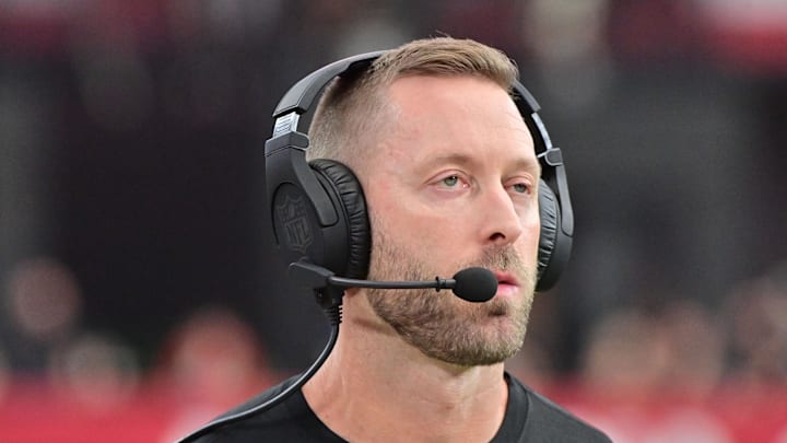 Sep 29, 2024; Glendale, Arizona, USA; Washington Commanders offensive coordinator Kliff Kingsbury looks on in the first half against the Arizona Cardinals at State Farm Stadium. Mandatory Credit: Matt Kartozian-Imagn Images Sep 29, 2024; Glendale, Arizona, USA; Washington Commanders offensive coordinator Kliff Kingsbury looks on in the first half against the Arizona Cardinals at State Farm Stadium. Mandatory Credit: Matt Kartozian-Imagn Images