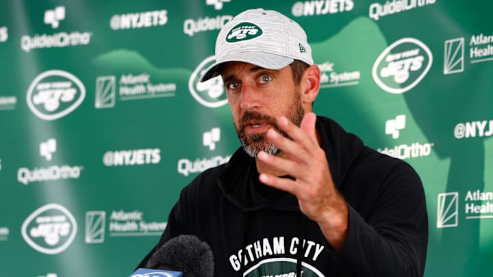 Aaron Rodgers reestructuró su contrato con los New York Jets 