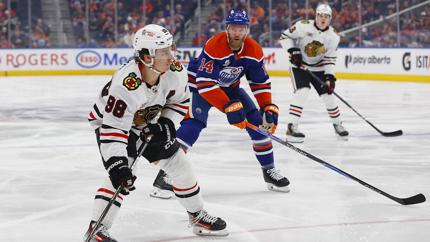 Too many missed shots doom Blackhawks in Edmonton