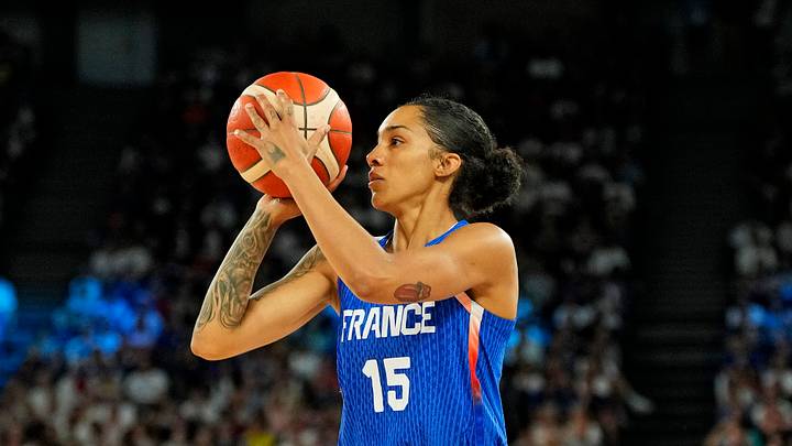 France forward Gabby Williams
