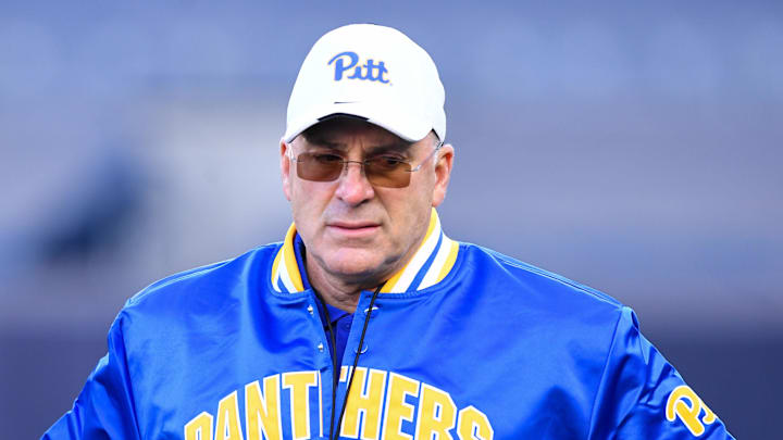 Nov 11, 2023; New York, New York, USA; Pittsburgh Panthers head coach Pat Narduzzi watches warm ups before the game against against the Syracuse Orange at Yankee Stadium. Mandatory Credit: Dennis Schneidler-Imagn Images Nov 11, 2023; New York, New York, USA; Pittsburgh Panthers head coach Pat Narduzzi watches warm ups before the game against against the Syracuse Orange at Yankee Stadium. Mandatory Credit: Dennis Schneidler-Imagn Images