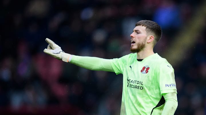Josh Keeley in action for Leyton Orient against Lincoln City 