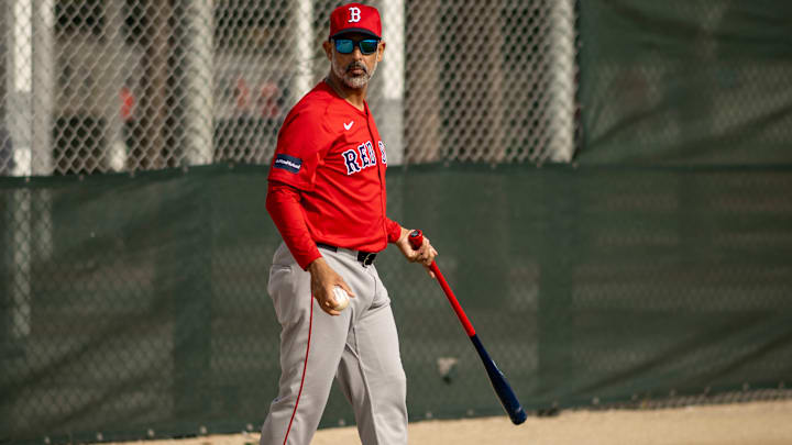 Alex Cora cree que puede competir en el Este de la Liga Americana 
