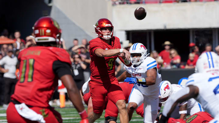 Louisville’sTyler Shough tosses an incomplete ball against SMU this Saturday.