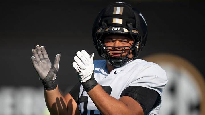Vanderbilt defensive tackle Glenn Seabrooks III (53) goes through drills at Vanderbilt University’s McGugin Center practice fields Tuesday, April 7, 2026.