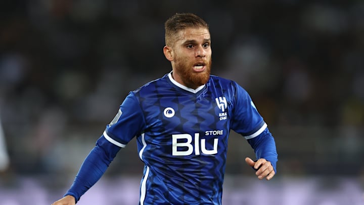 O volante se interessou na proposta do Timão